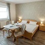 Bed & Breakfast Weingut Und Gaestehaus Holger Alt Monzingen